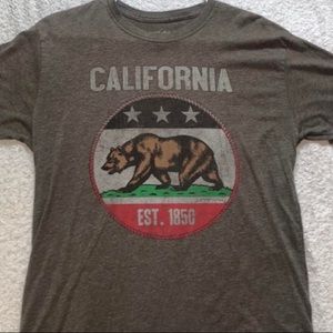Mens “California” bear T-shirt!